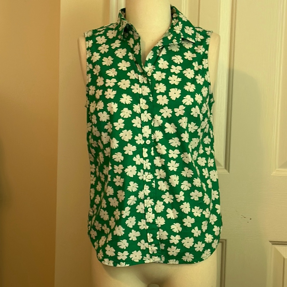 J.Crew floral button down sleeveless blouse. NWOT. Size small.